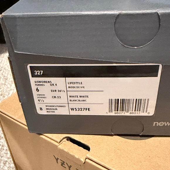 New Balance 327 Sneakers Shoes - Picture 4 of 5